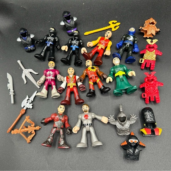 Imaginext figures Lot of Knights Samurai Ninjas Helmets Weapons - Picture 1 of 3